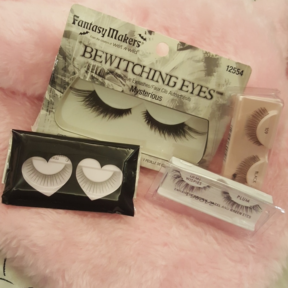 Bundle of Falsh Eyelashes